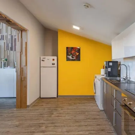 Διαμέρισμα Unique Apartment