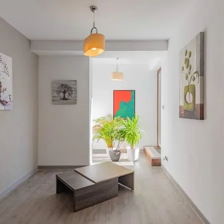 Unique Apartment شقة *